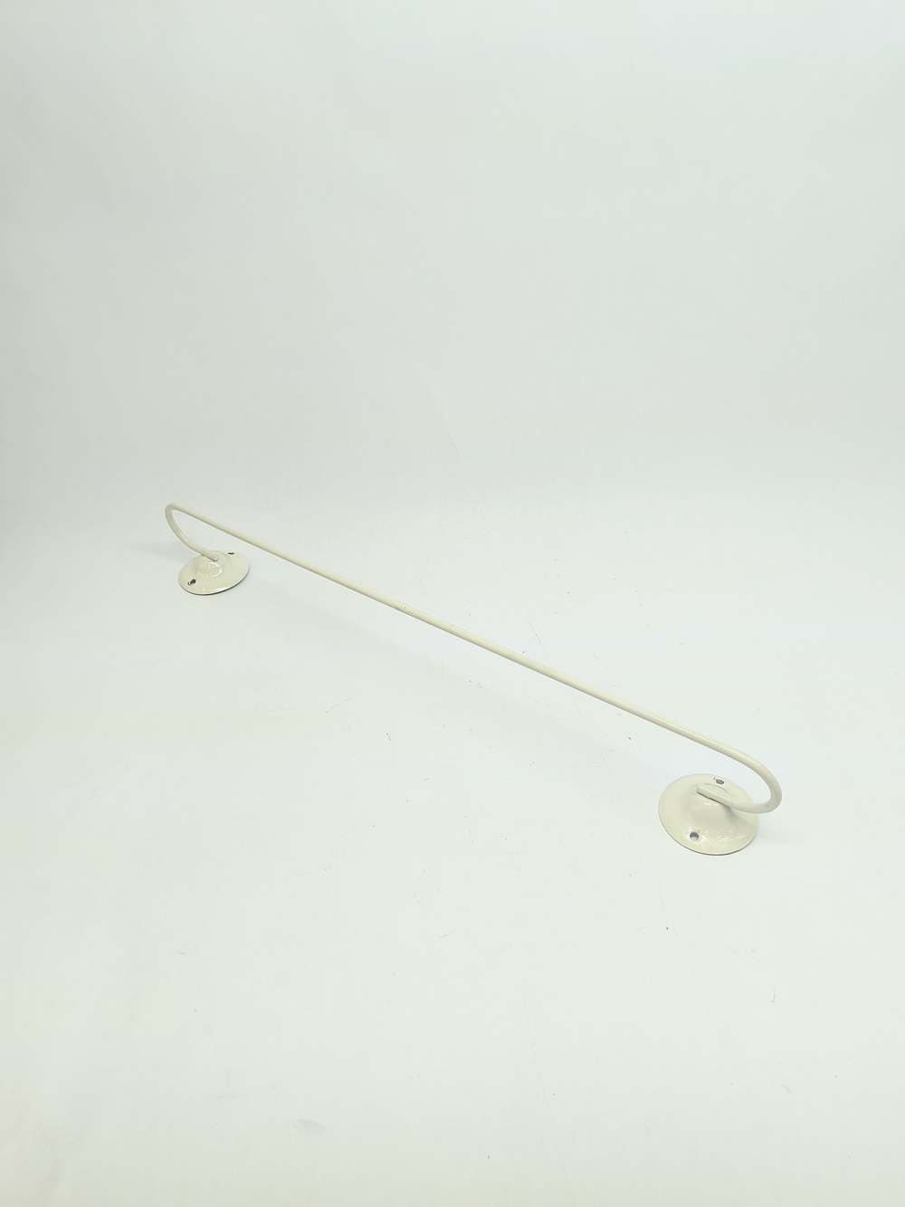 VINTAGE Cream Metal Wall Mounted Towel Bar Minimalist MCM Bathroom Hang bar 18"